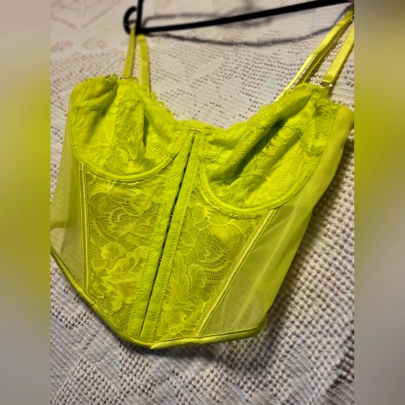 New Large 38C Lingerie - Picture 1 of 6